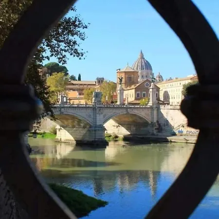 Vatican House 98 * Řím