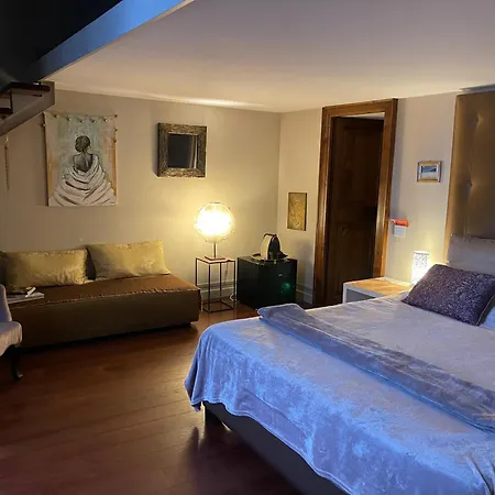 Flower Apartment