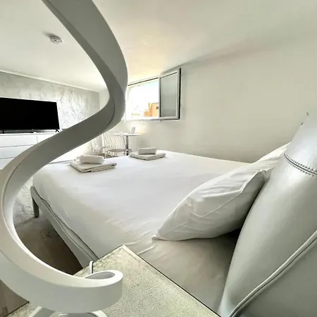 Life Is Apartment *