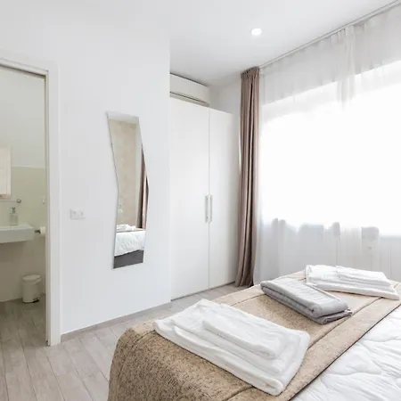 247 Luxury Trastevere 2*