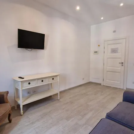 Major 93 Guest house Rome