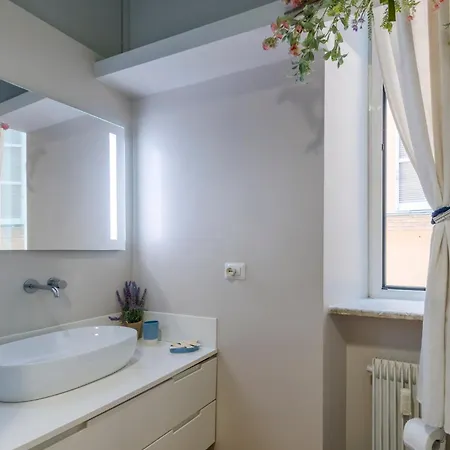 Apartment Navona Charming Balcony