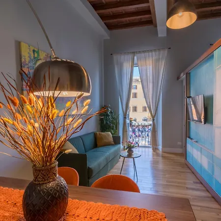 Navona Charming Balcony Apartment *