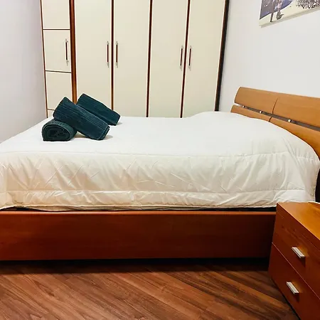 Elegant Bianca Apartment
