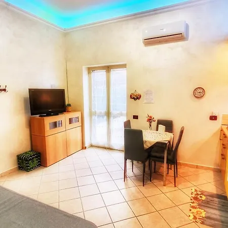 Apartment Ylyejon Esclusivo Al Pianoterra Con Parcheggio E Terrazza Rome