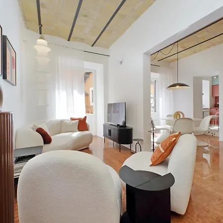Ych-lussuoso Al Colosseo Apartment