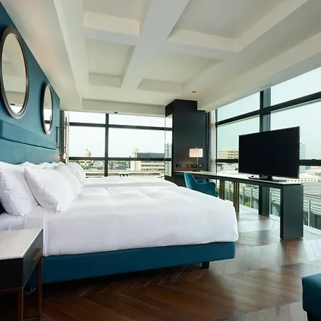 Hilton Eur La Hotel 4*
