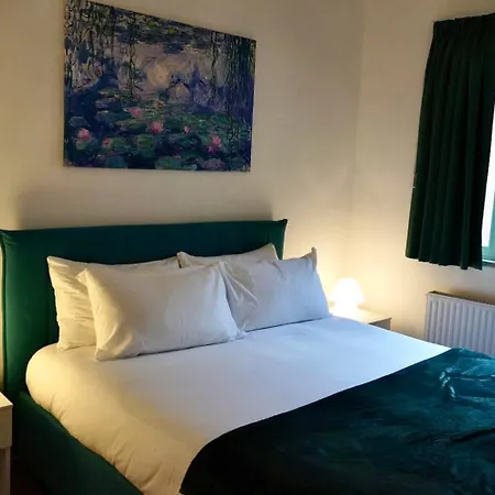 Emerald - In The Heart Of Trastevere Apartment Rome