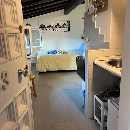 Appartamento Monolocale Trastevere Locato Per Finalita Turistiche *