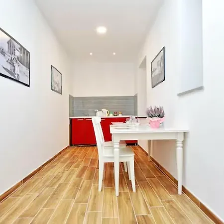Restart Aldobrandini E Sciarra Appartement *