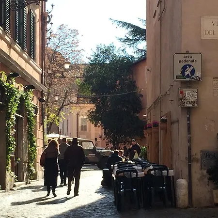 Affittacamere La Casa Magica Via Mameli *