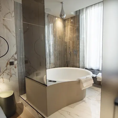 Bed and breakfast Tritone Luxury Fontana Di Trevi Roma