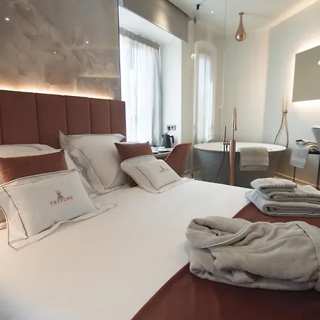 Tritone Luxury Fontana Di Trevi רומא