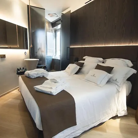 Tritone Luxury Fontana Di Trevi * רומא