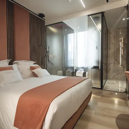 Tritone Luxury Fontana Di Trevi רומא