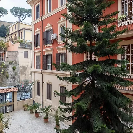 The Rent -cozy Two Bedroom Near Vatican Apartment