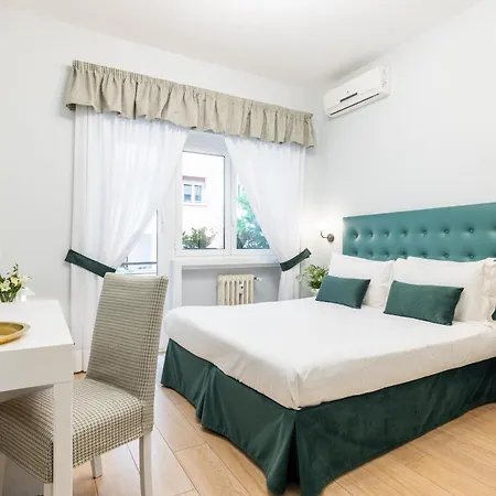 Domus Bella Πανσιόν