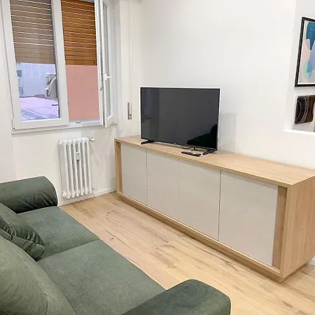 Pm 34 Viale Imperatore Guest House - 50 Mt From Metro San Paolo Apartment Rome