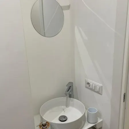 Pm 34 Viale Imperatore Guest House - 50 Mt From Metro San Paolo Apartment