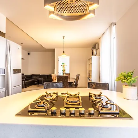 Apartamento Maximo Luxe -villa & Roma