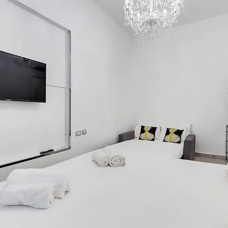 Apartment Crystal Trevi Fountain - Romedreamhome