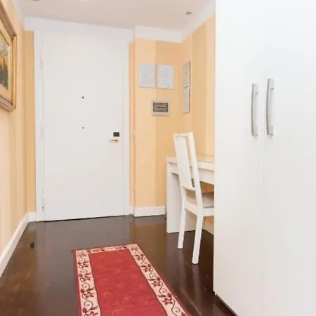 Apartment With Balcon Rome