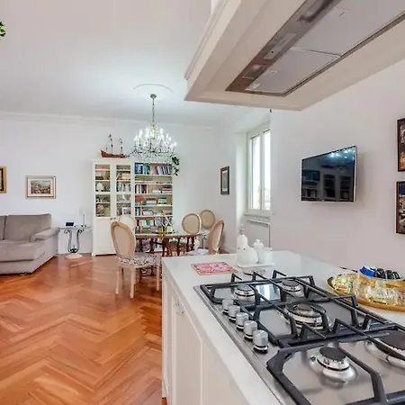 Vatican Luxury With View Apartment *