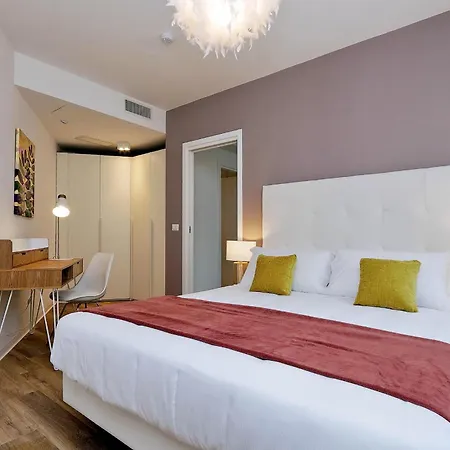 La Flavia Design By Halldis * Rom
