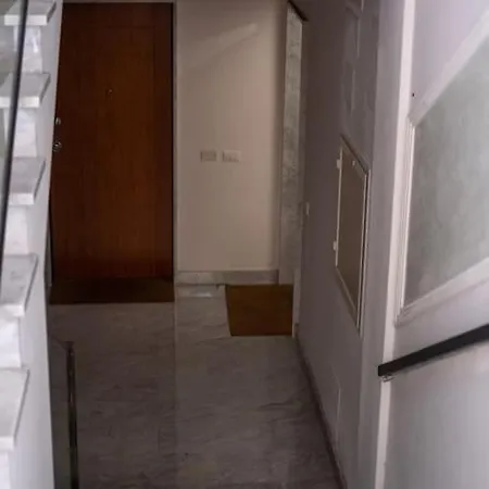 Piazza Bologna Apartment *