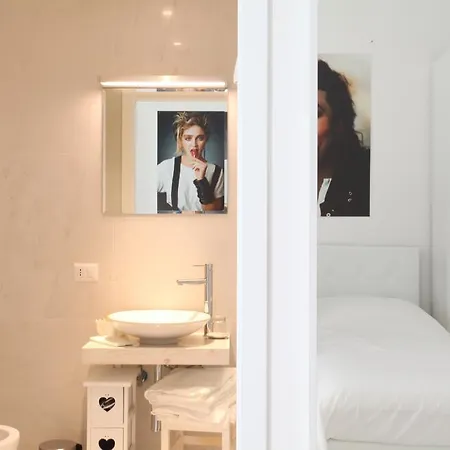 Big Johnny B Bed & Breakfast 2*