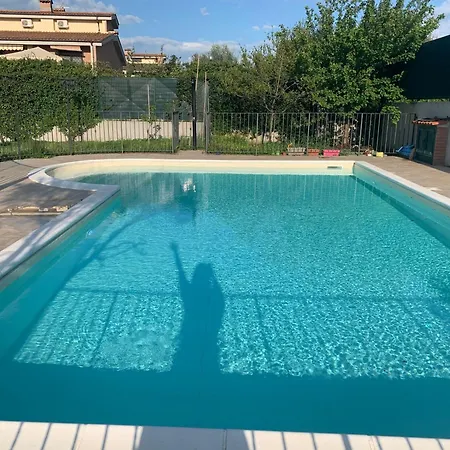 Est Villa