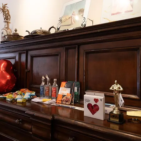 Rachele's Charming House In The Heart Of Alloggio in famiglia