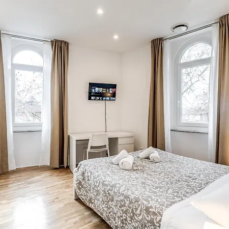 V E N E R E Appartement *