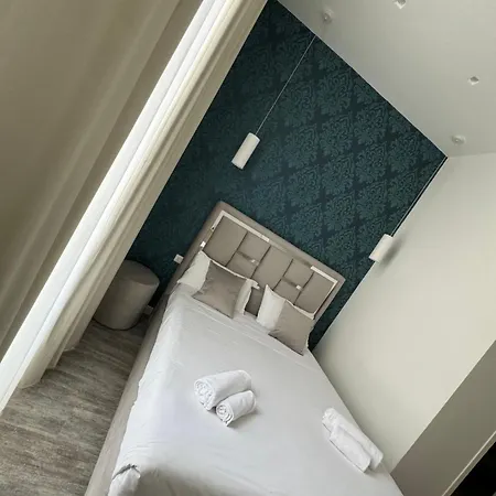 Eden Luxury 招待所 2*
