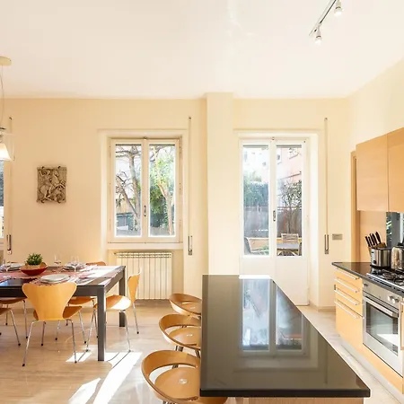 Apartment Trastevere Garden By In *