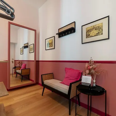 Apartment Vatican Night *