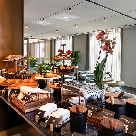 Hotel Radisson Collection Hotel, Antica