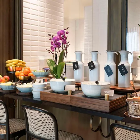 Radisson Collection Hotel, Antica Hotel Roma