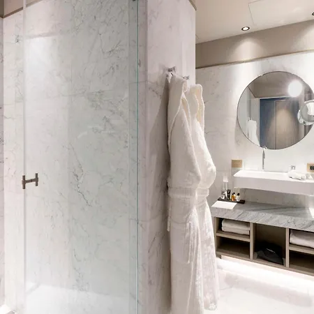Hotel Radisson Collection Hotel, Antica
