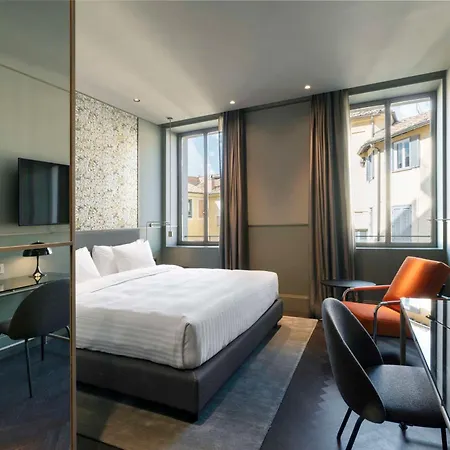 Radisson Collection Hotel, Antica