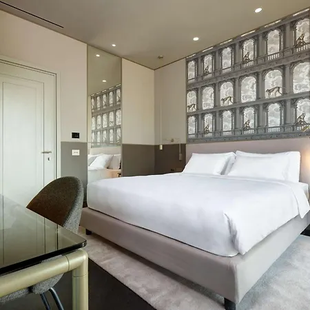 Radisson Collection Hotel, Antica Hotel 5*