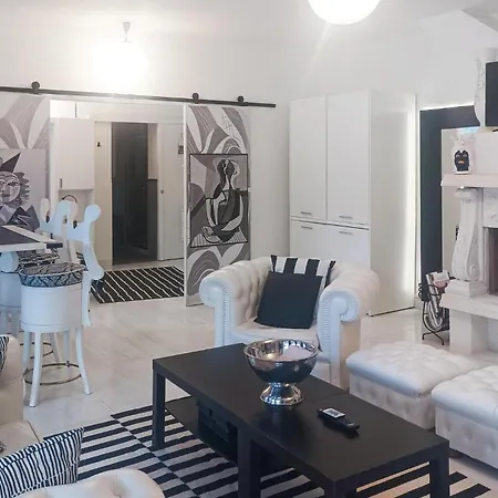 2 Bedroom Stunning In Rome