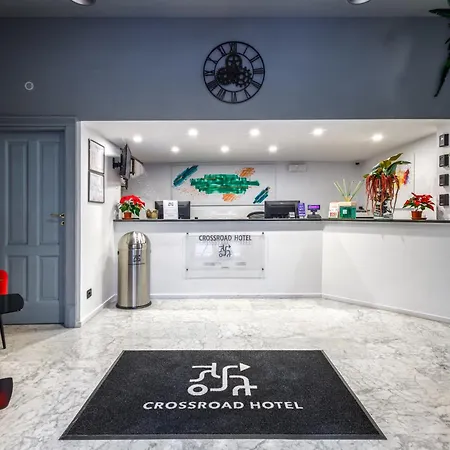 Hotel Crossroad