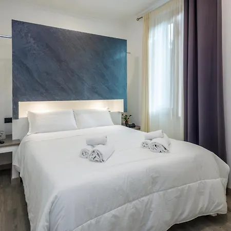 Hotel Crossroad 3*