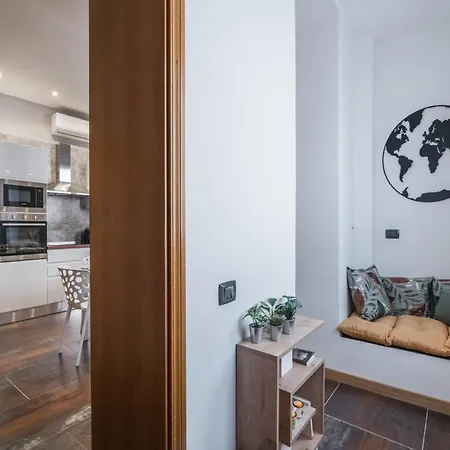 The Rent - Four-room A Few Steps From The Trevi Fountain *
