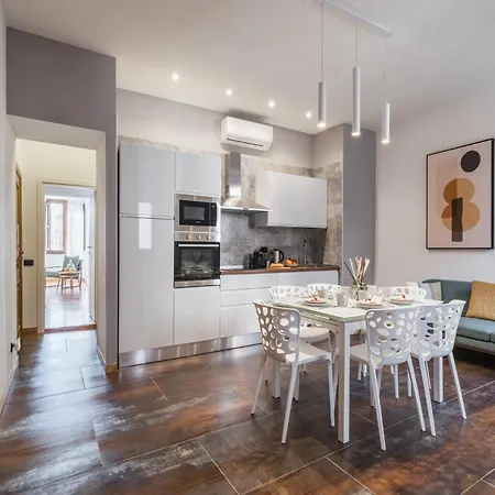 Apartment The Rent - Four-room A Few Steps From The Trevi Fountain Rome