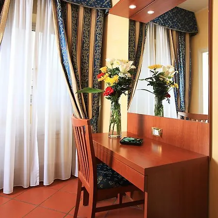 Casa Di Santa Francesca Romana A Ponte Rotto Konukevi Roma