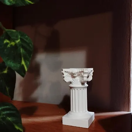 Dentro Apartment *