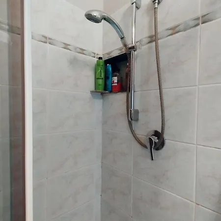 Dentro Apartment *