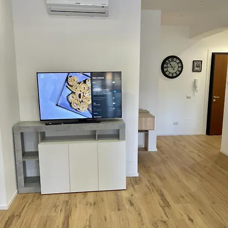 Pm 34 Viale Imperatore Guest House - 50 Mt From Metro San Paolo Apartment